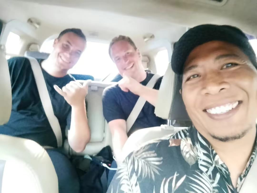 WhatsApp booking and driver coordination for a Bali trip