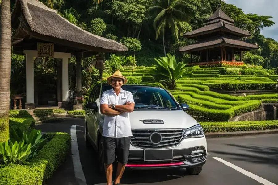 Private driver in Bali ready to take travellers on a day trip