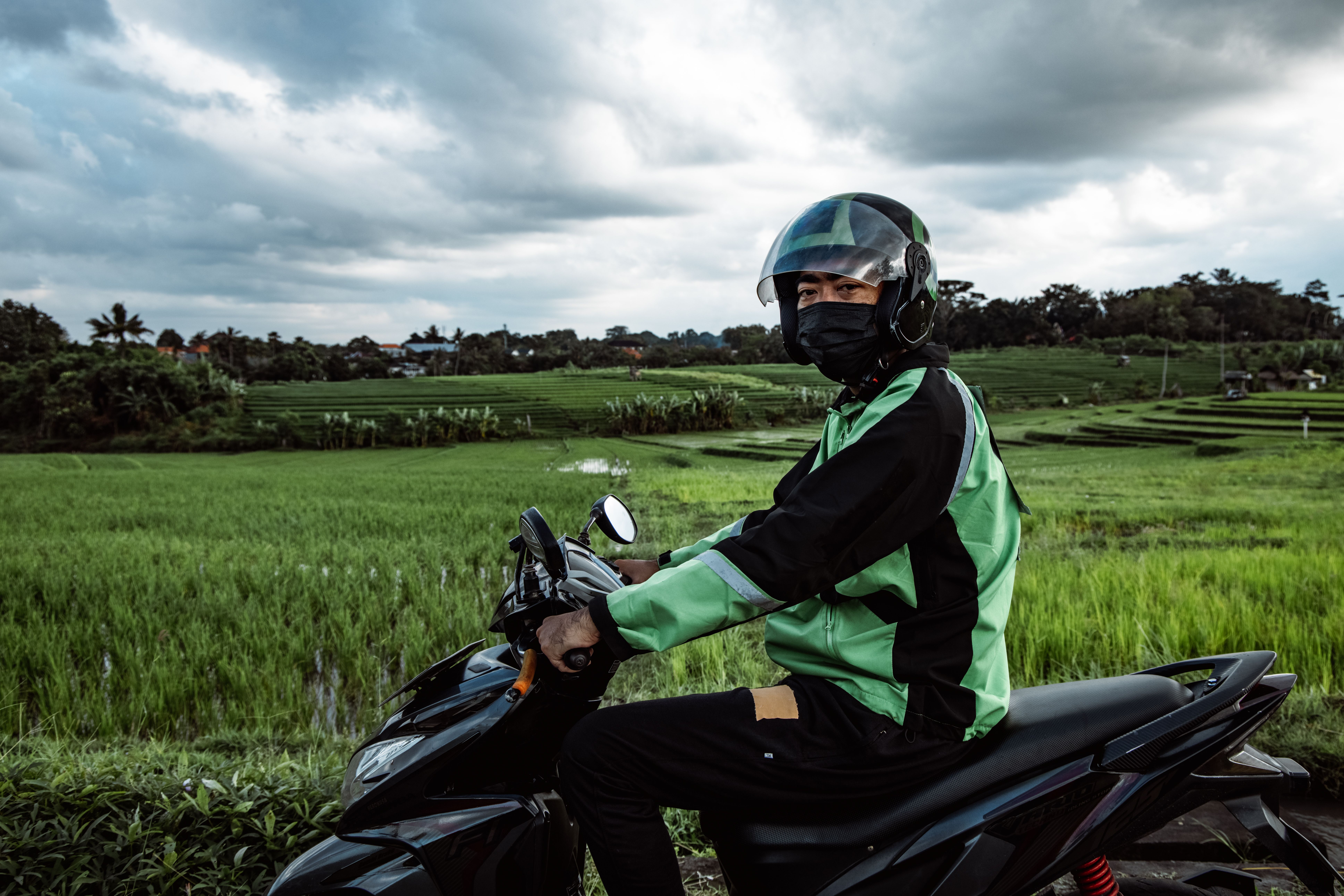 Using the Grab app to order a car in Bali
