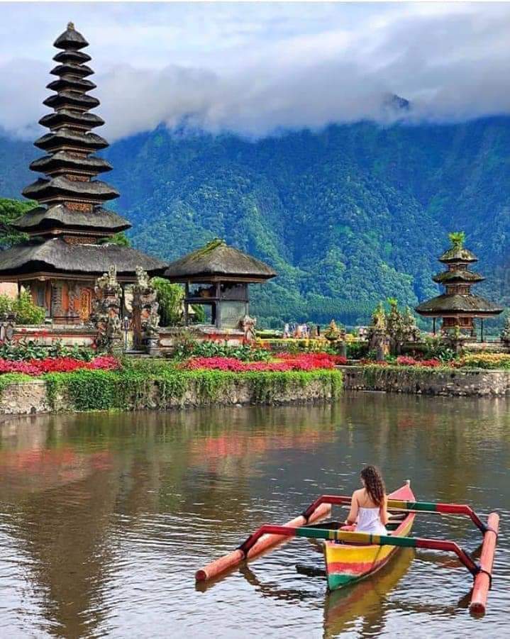 Ulun Danu Beratan temple on Lake Beratan, North Bali